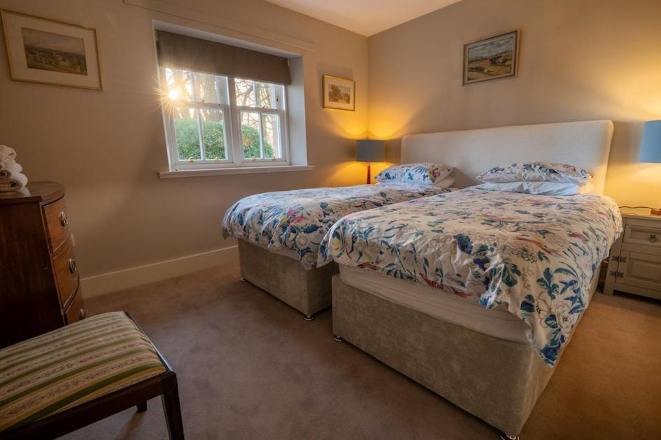 Foulis Castle Gate Lodge Evanton Экстерьер фото