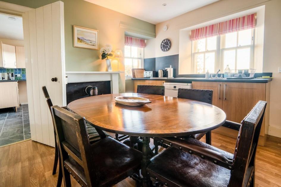 Foulis Castle Gate Lodge Evanton Экстерьер фото